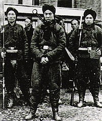 https://upload.wikimedia.org/wikipedia/commons/thumb/8/80/BoxerSoldiers.jpg/200px-BoxerSoldiers.jpg